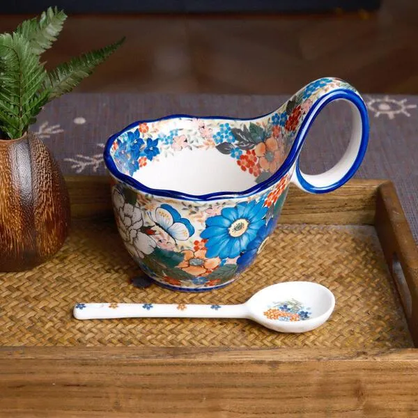 National beauty and heavenly fragrance [qu be cup + spoon]