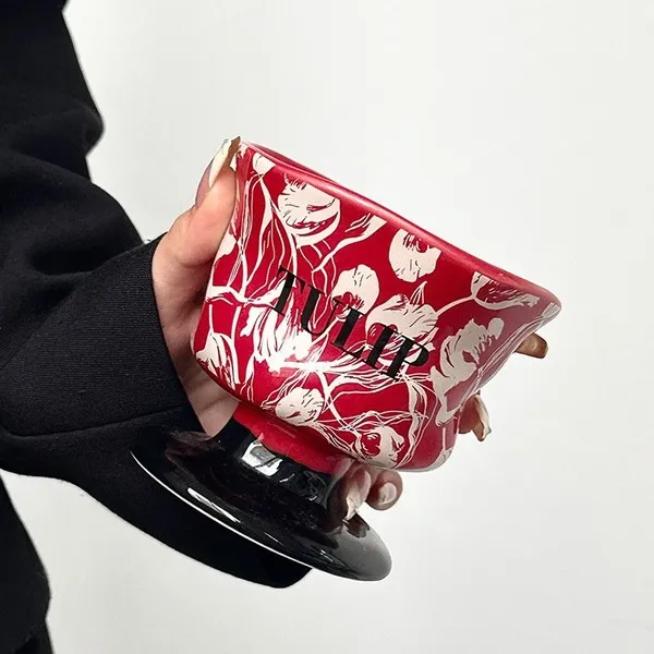 Rose cup red