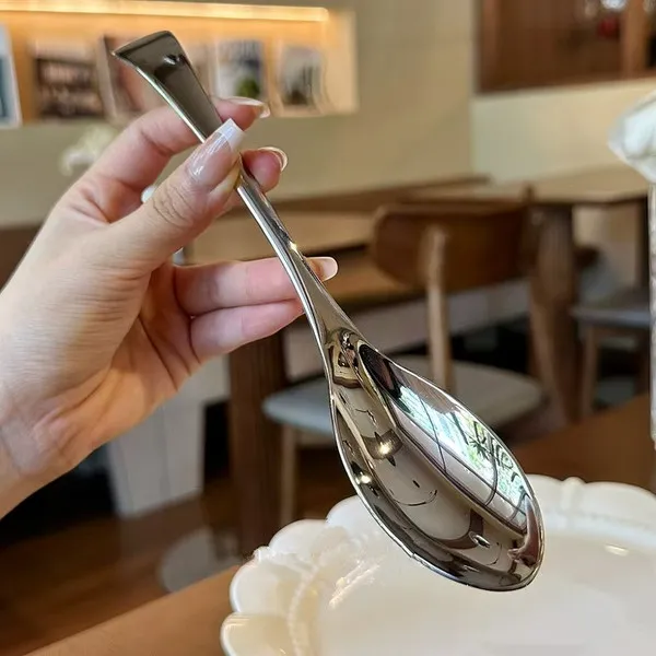 Fish tail spoon