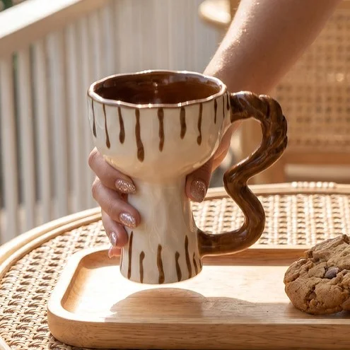 Simple Retro Niche Coffee Afternoon Tea Fruit Ceramic Handle Personalized Water Cup, Brown water droplets
